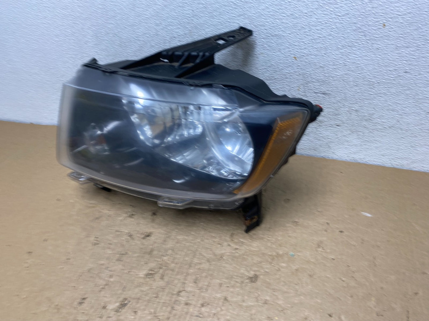 2011 to 2013 Jeep Grand Cherokee Halogen Left Driver Lh Headlight AF8200 DW1