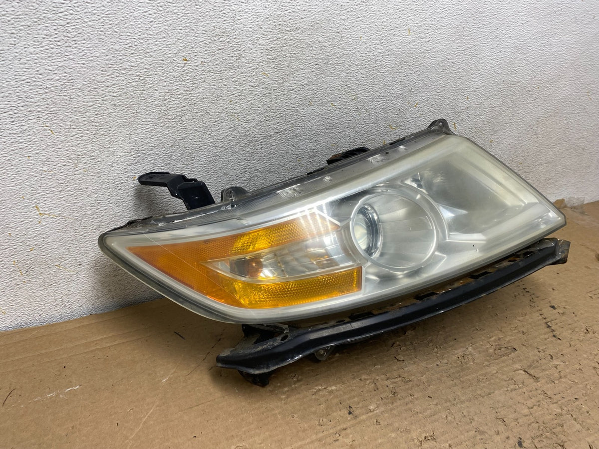 2011 to 2013 Honda Odyssey Front Right Passenger Headlight Halogen AH9266 DW1