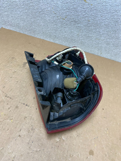 1999 to 2004 Nissan Pathfinder Right Passenger Rh Side Tail light Oem Z6971 DW7