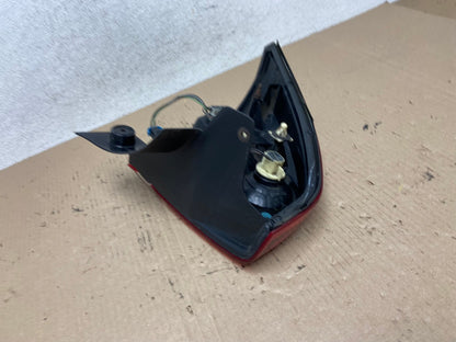 2004 2007 Chevrolet Malibu Hatchback Right Passenger Side Tail Light AF5951 LK5