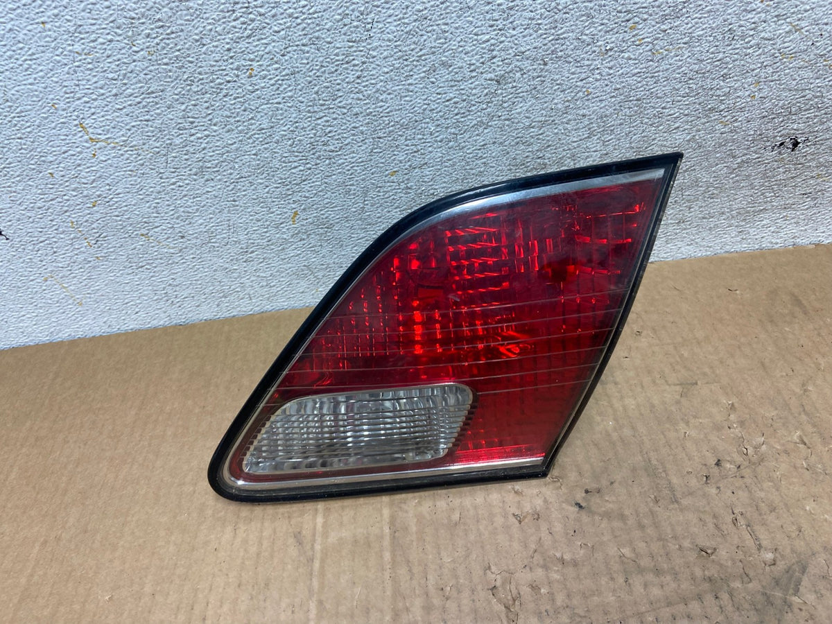 2002 2003 2004 Lexus Es300 Es330 Right Passenger Inner Tail Light AI4740 LK0
