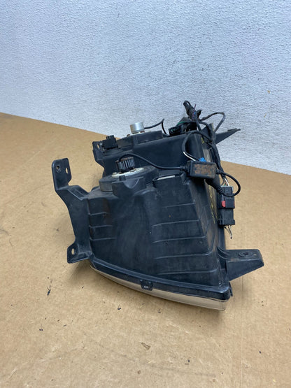 2005-2007 Jeep Grand Cherokee Right Passenger RH Halogen Headlight AE3220 DW8