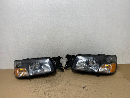 2003 2004 Subaru Forester Left+Right Headlights Halogen AF7100 DW0
