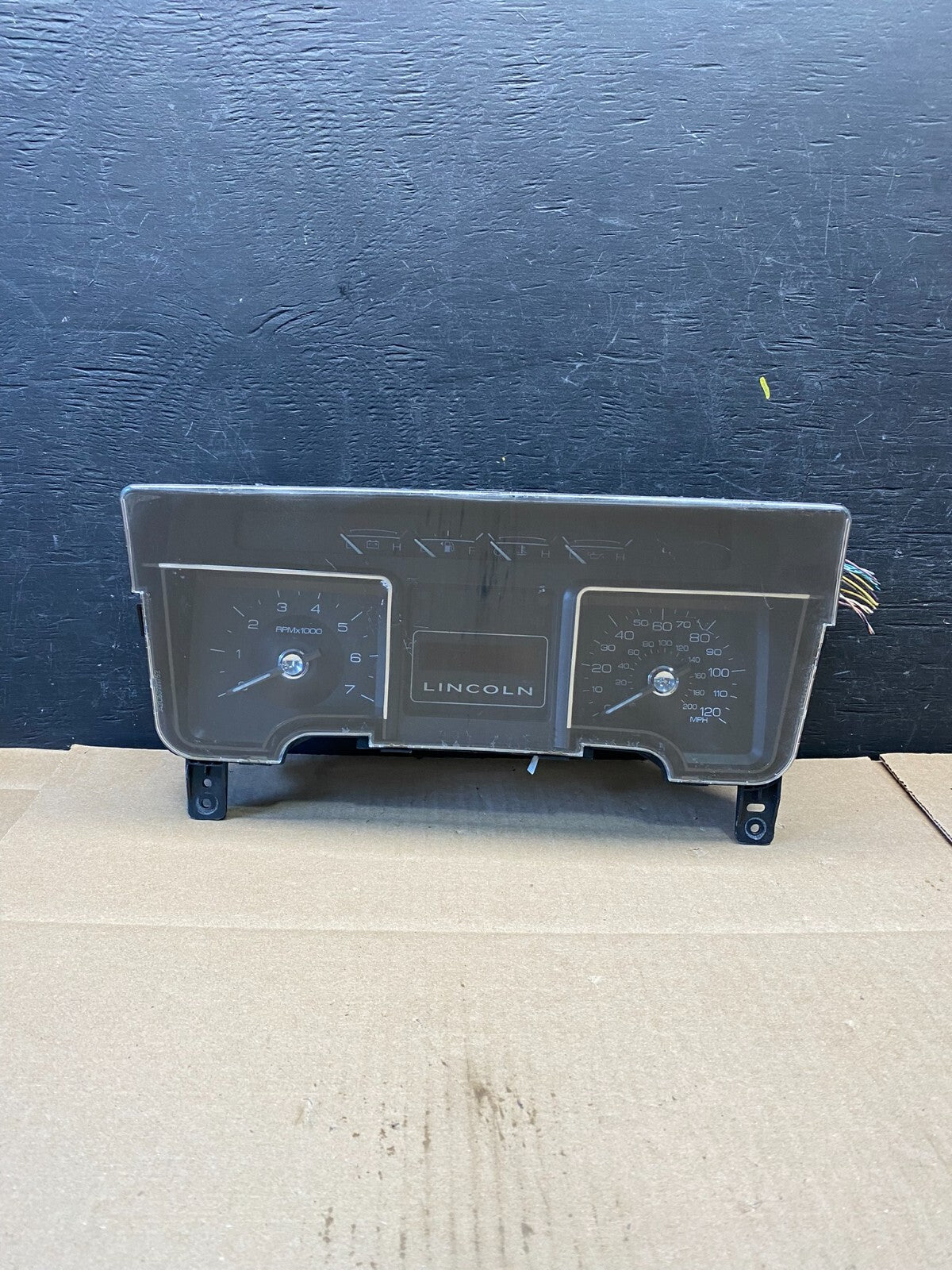 2007 to 2009 Lincoln Navigator Speedometer Gauge Cluster L5610 DG0