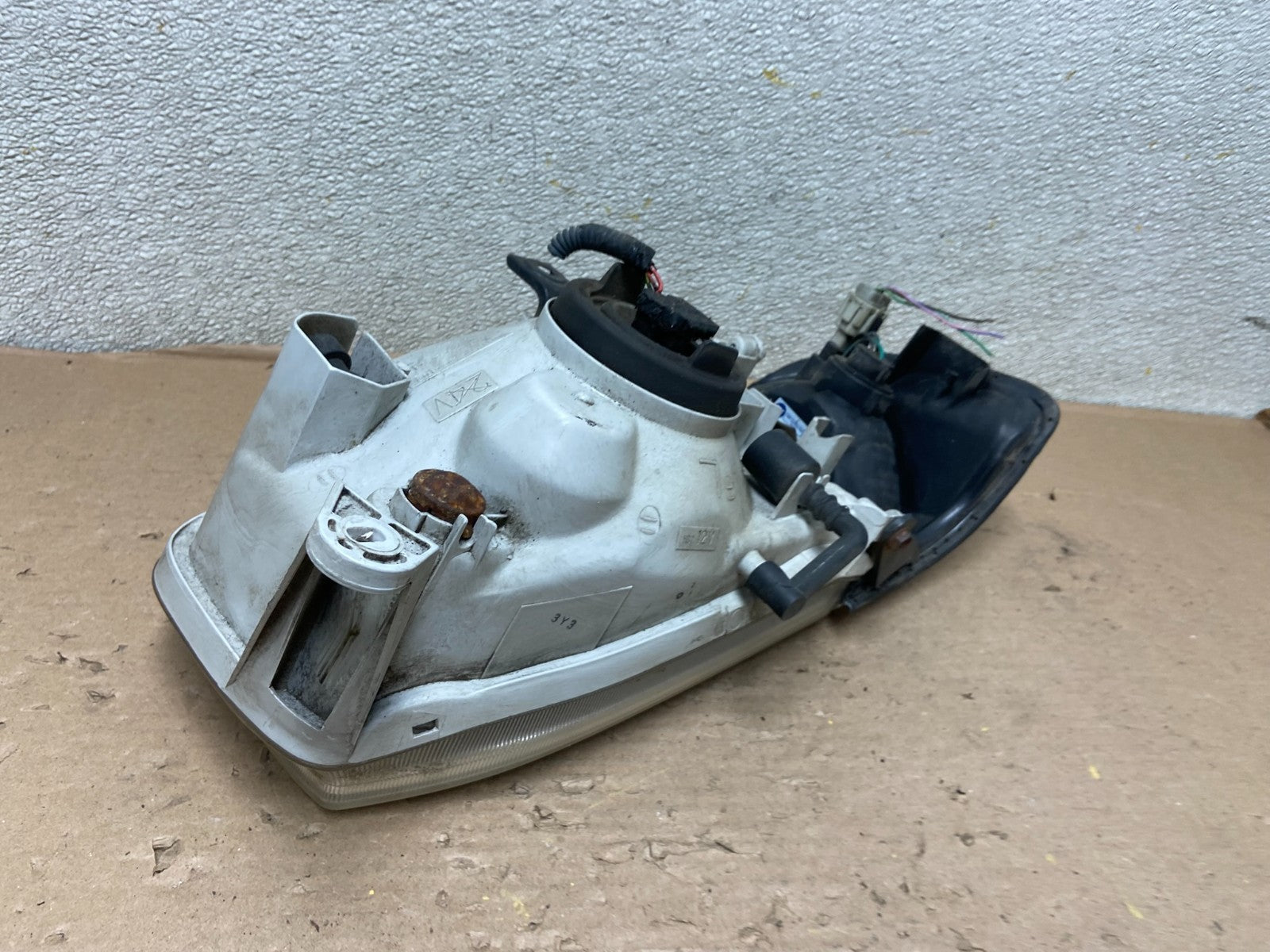 1999 to 2004 Nissan Pathfinder Left Driver Halogen Headlight Oem AB0905 DW4