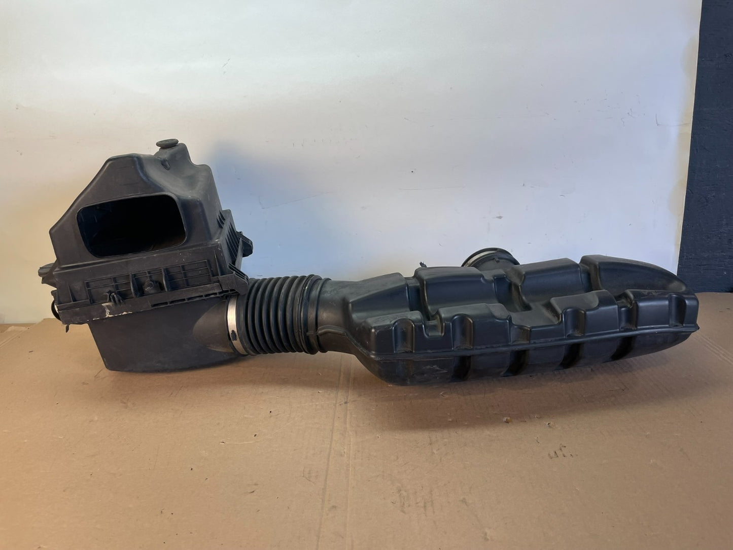 2011-2022 Jeep Grand Cherokee 5.7L V8 Air Cleaner Hose Tube AG2598 DG4