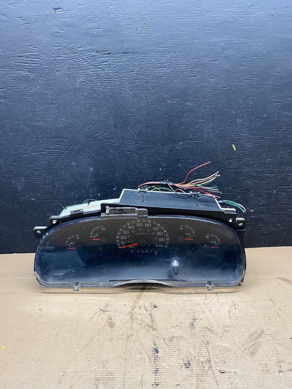 2001 - 2002 Ford Econoline E250 E350 Van Speedometer Instrument Cluster n7462 DG0