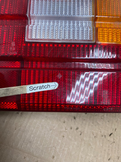 1990 to 1992 Land Rover 800 Right Passenger RH Side Tail Light L7193 DG4