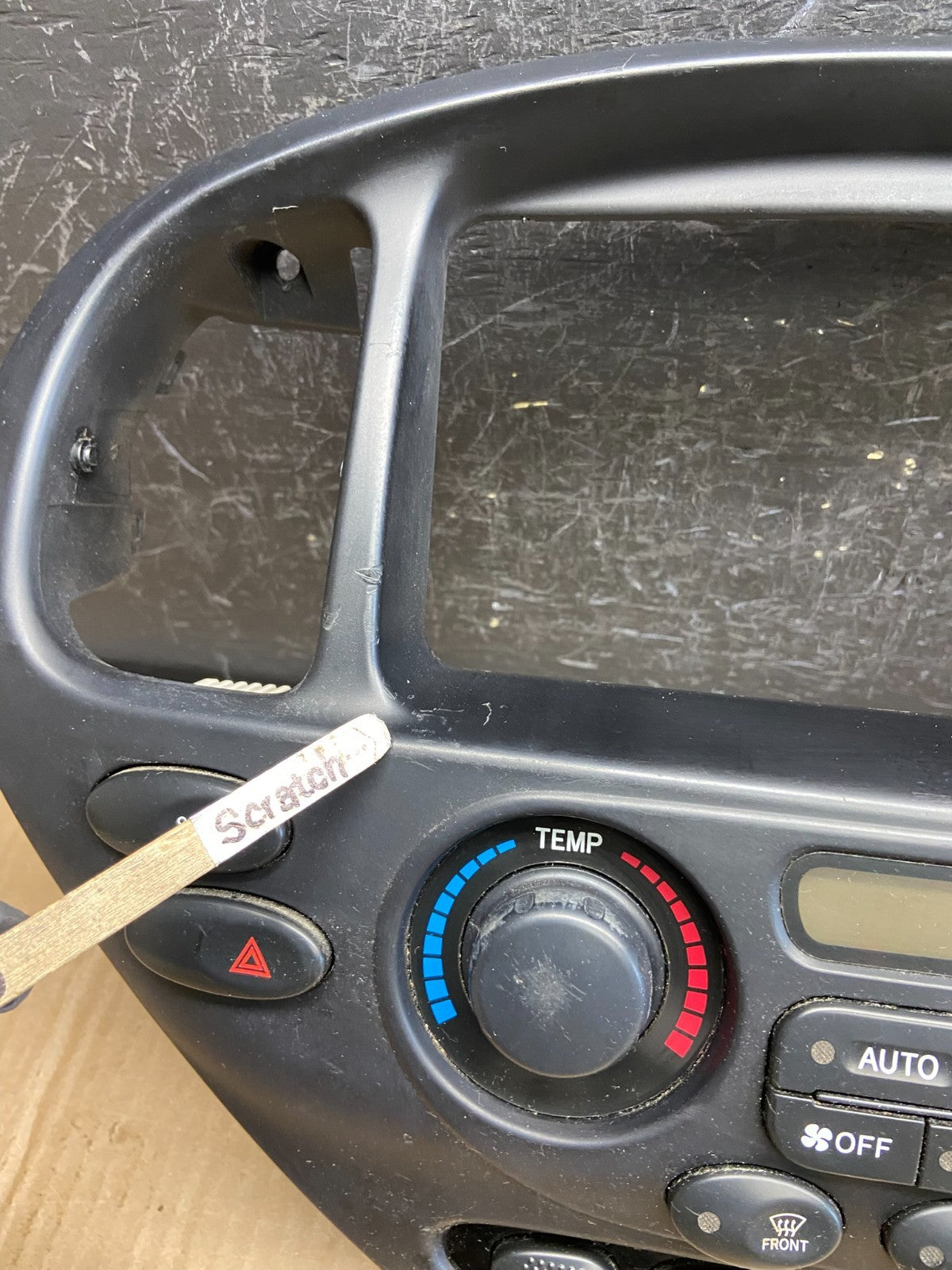 2005 to 2007 Toyota Sequoia AC Temp Heater Climate Control Bezel AD7115 DG2
