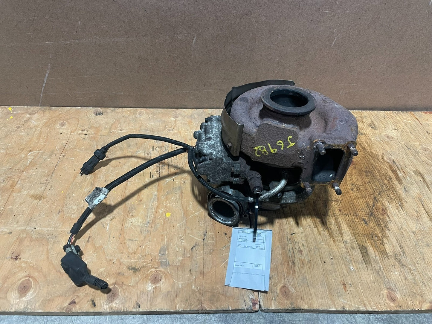 Cummins Turbocharger 5322351RX J6982 C0