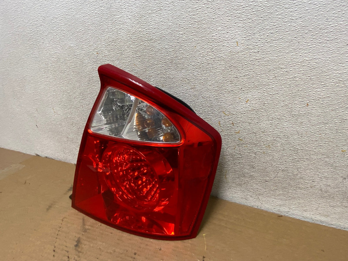 2007 2008 2009 Kia Spectra 5 Hatchback Right Passenger Tail Light AH4222 LK2