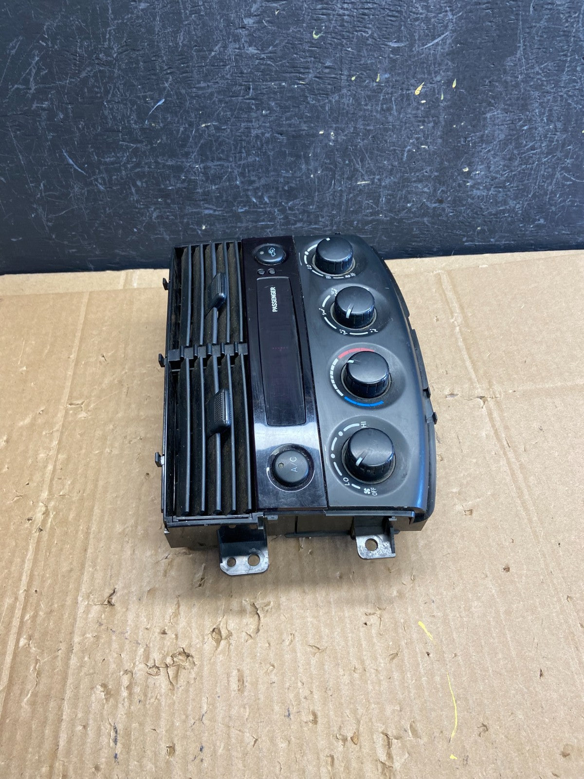 2004-2005 Toyota Sienna AC Climate Heater Temperature Control Air Vent AD2310 DG1