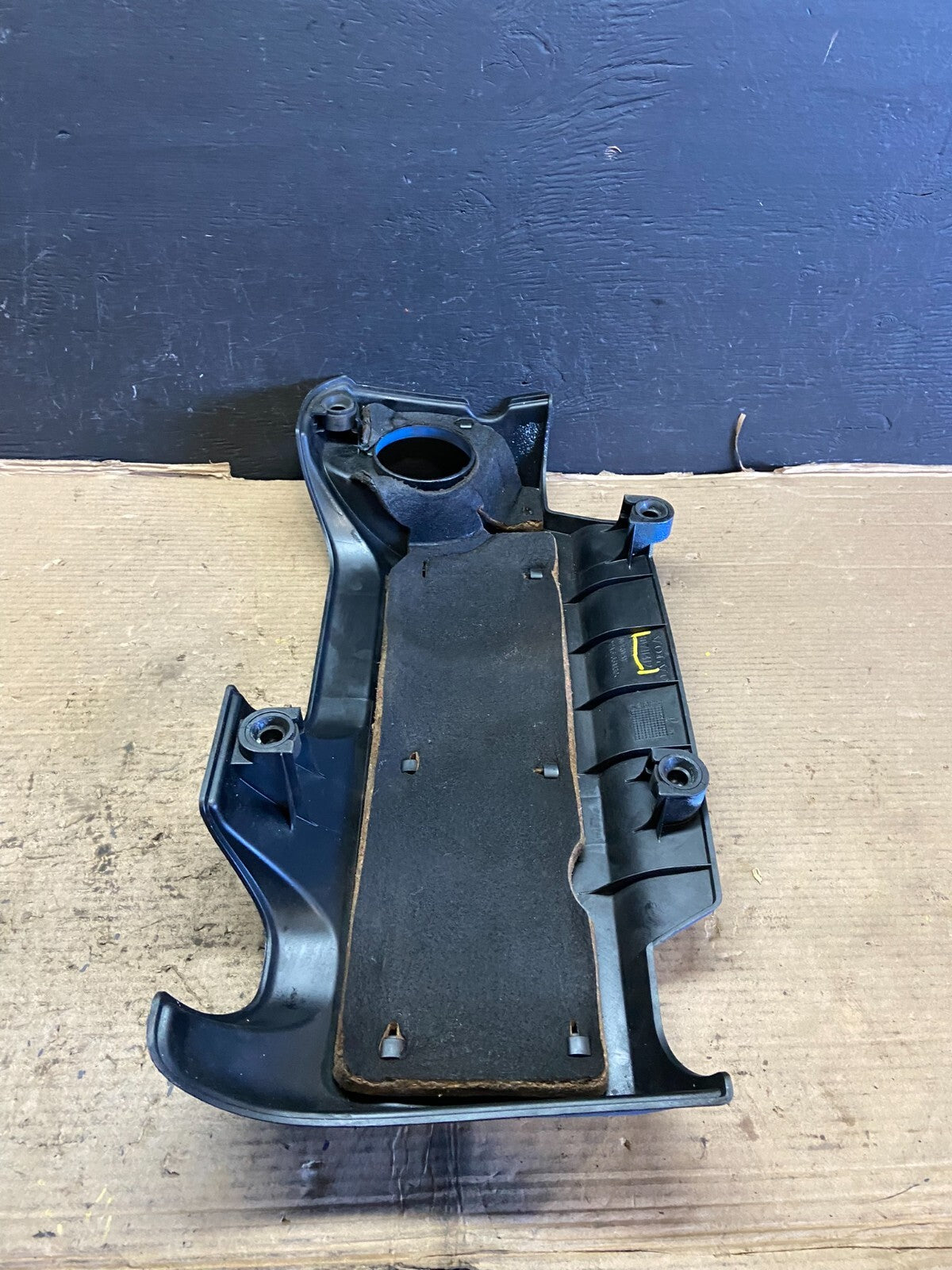 2003 to 2006 Volvo XC90 2.9L Upper Top Engine Motor Dust Cover E8333 DG15