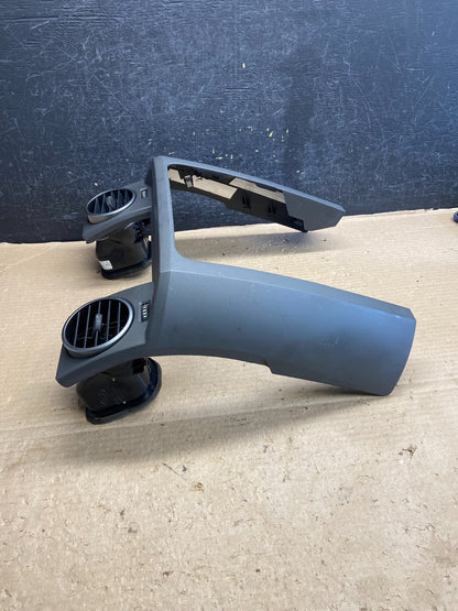 2005-2009 Land Rover LR3 Center Dashboard Air Vent AH3992 DG1