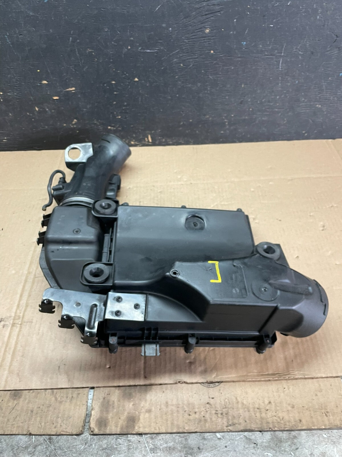 2007 to 2010 BMW X5 Air Intake Cleaner Filter Housing Box OEM M9028 DG5
