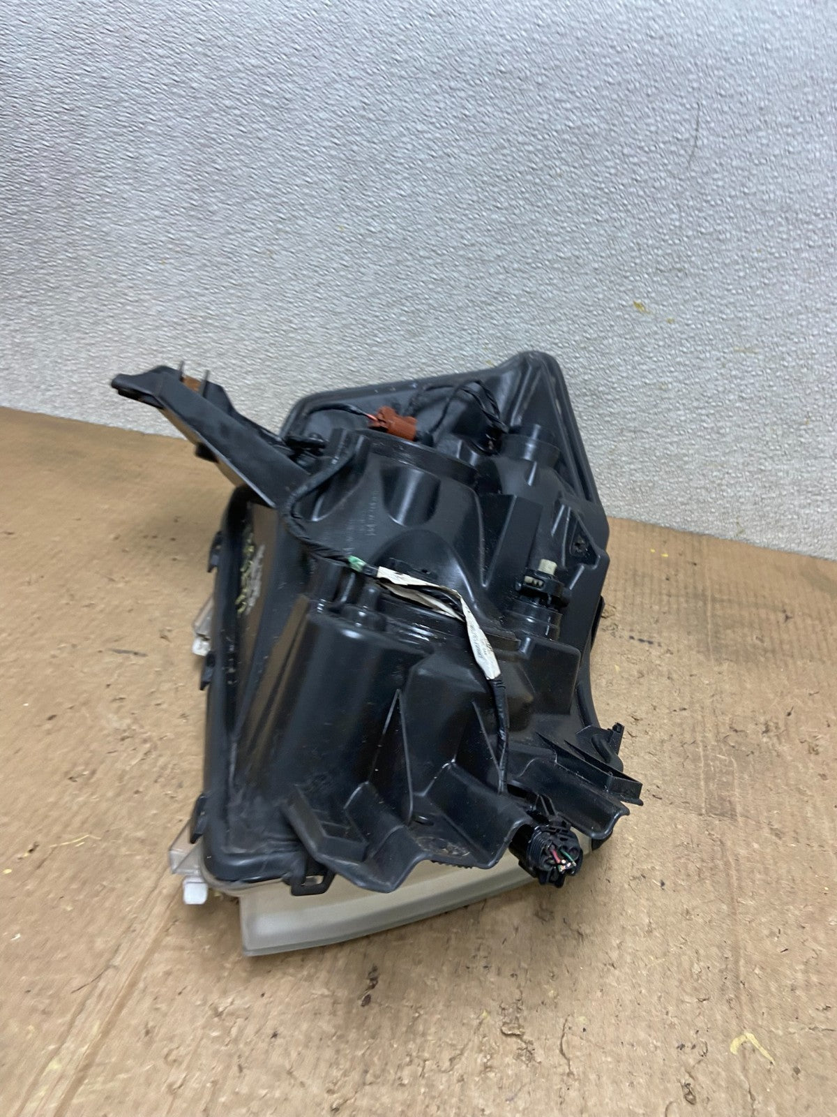 2004 to 2007 Nissan Armada Left Driver Lh Side Headlight Halogen Oem AA8272 DW7