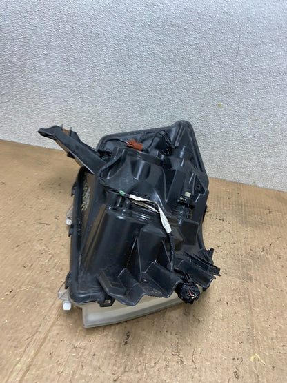 2004 to 2007 Nissan Armada Left Driver Lh Side Headlight Halogen Oem AA8272 DW7