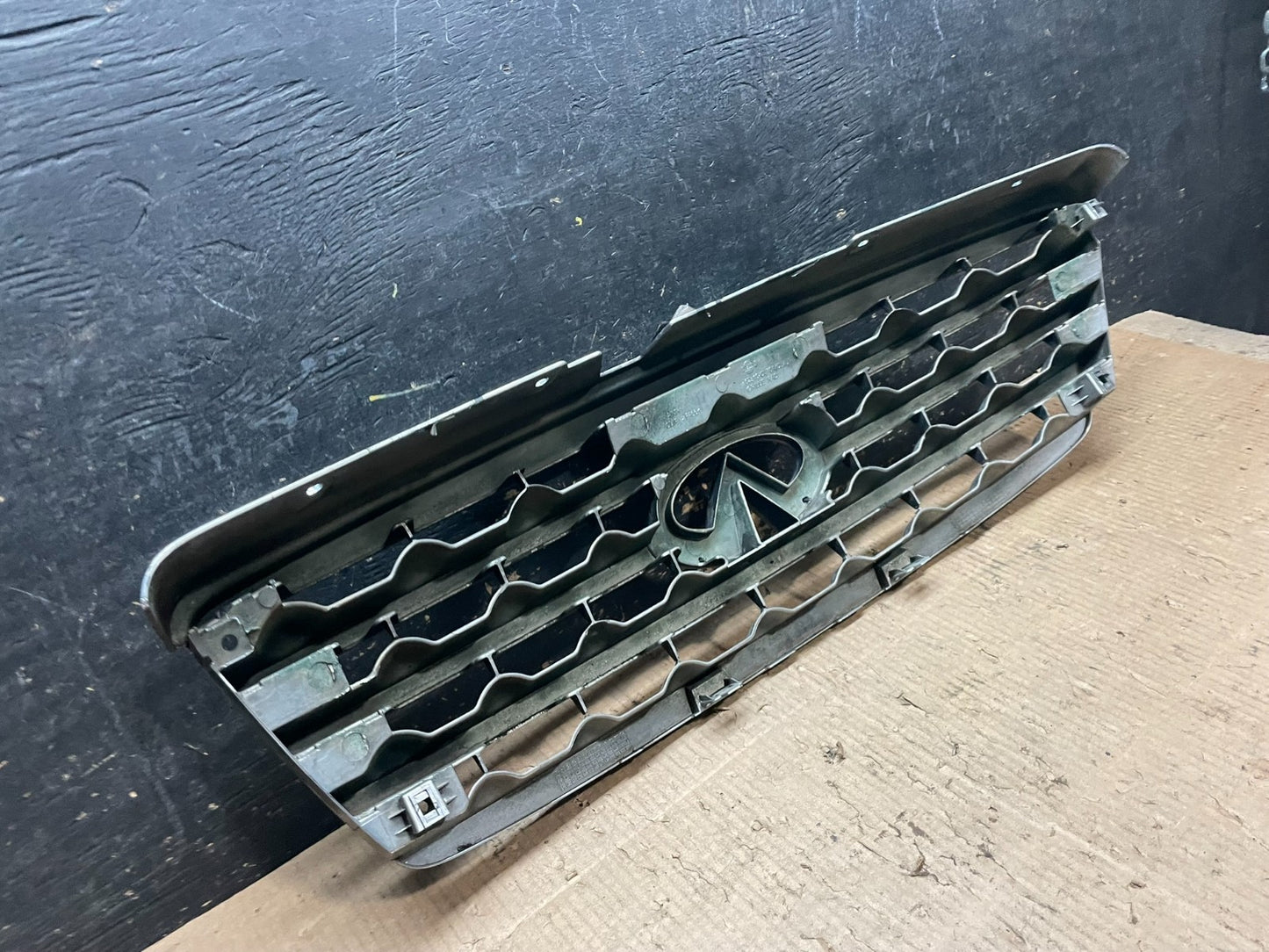 2006 2007 2008 Infiniti Fx35 Front Upper Grill Grille W/ Emblem OEM Y6522 DG7