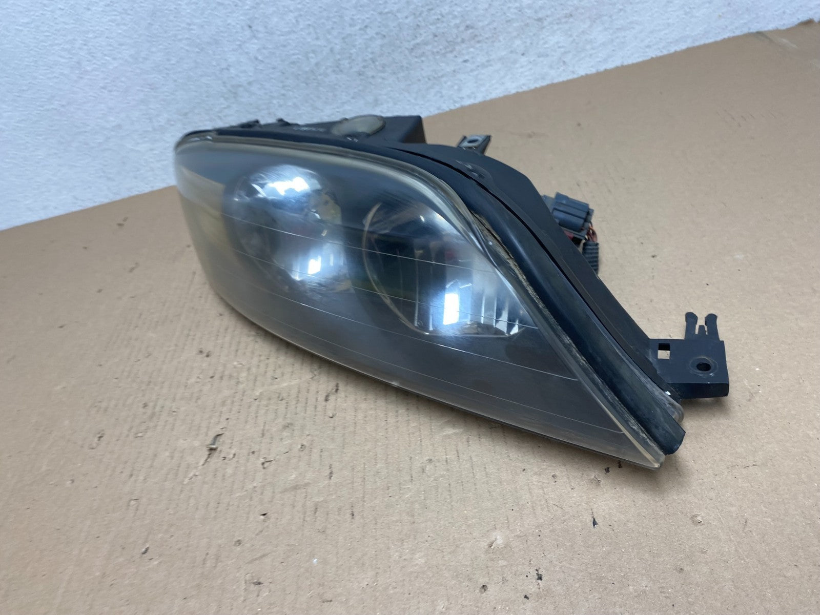 2000 to 2002 Lincoln Ls Right Passenger RH Side Headlight Halogen AE7263 DW1