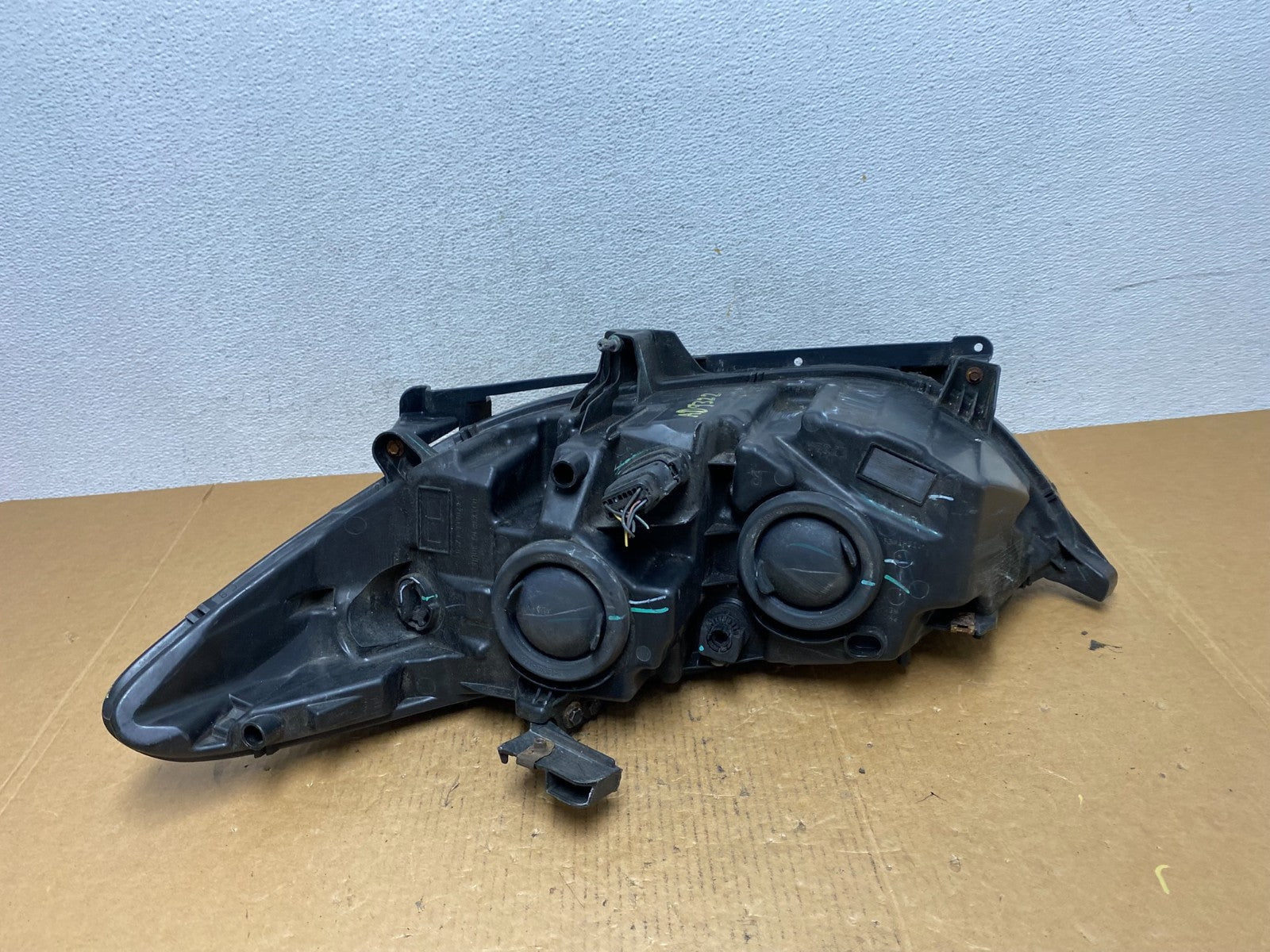 2013 to 2016 Ford Fusion Right Passenger Rh Side Headlight AD9322 DW4