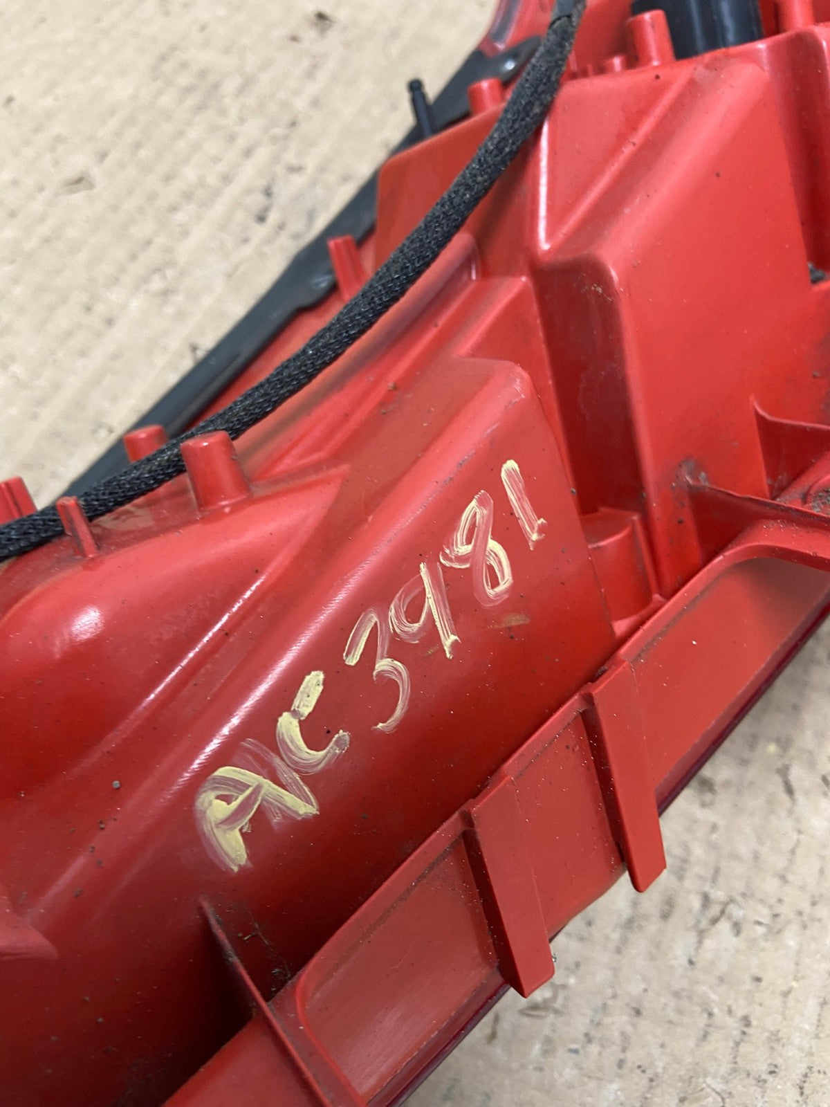 2010 to 2016 Cadillac Srx Right Passenger Rh Side Tail Light OEM AC3981 LK7