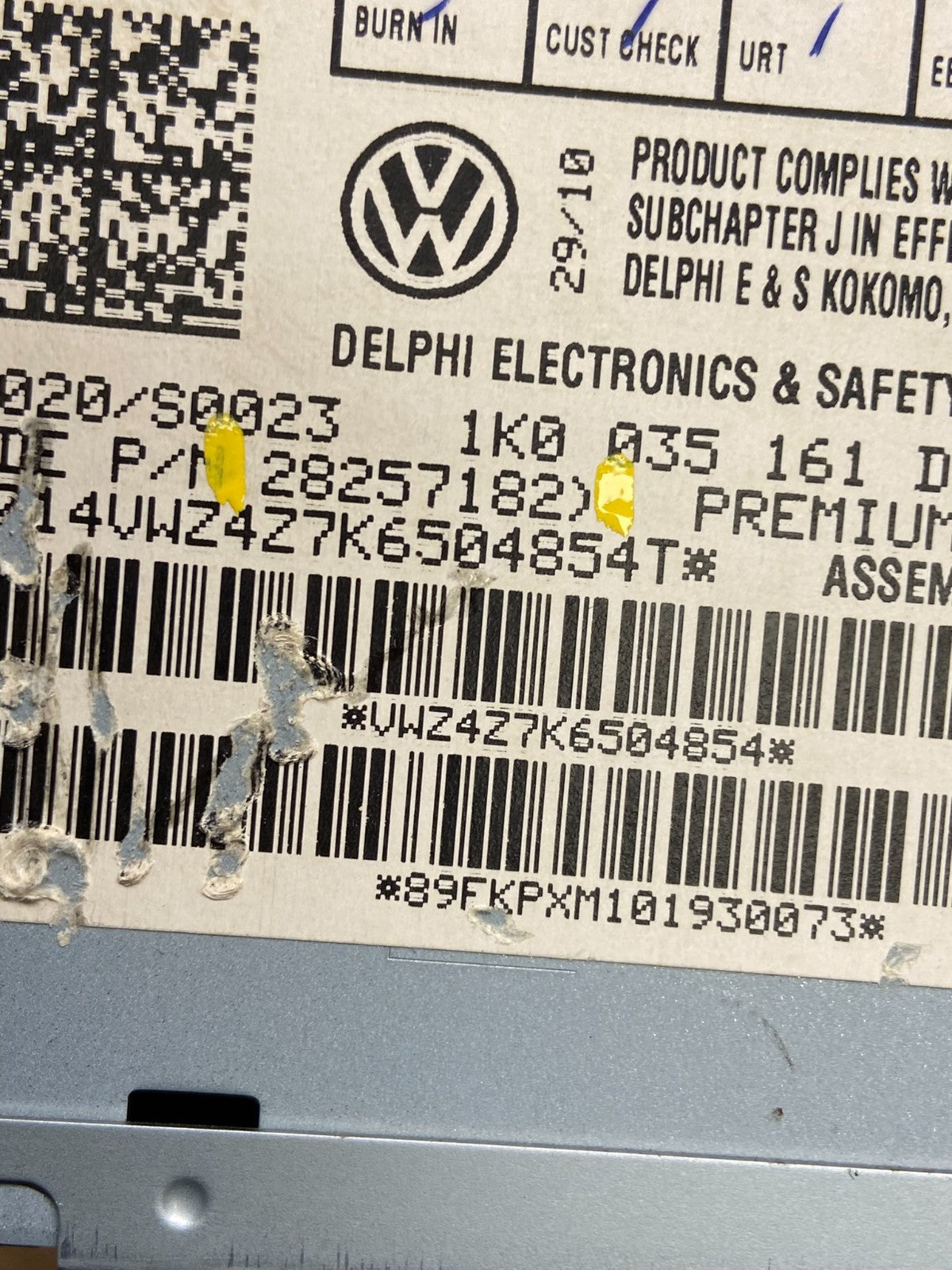 2006 to 2011 Volkswagen Passat Jetta Rabbit Radio CD Player Screen x1093 DG5