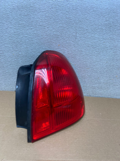 2003 to 2011 Lincoln Town Car Right Passenger Rh Tail Light AB3426 LK2