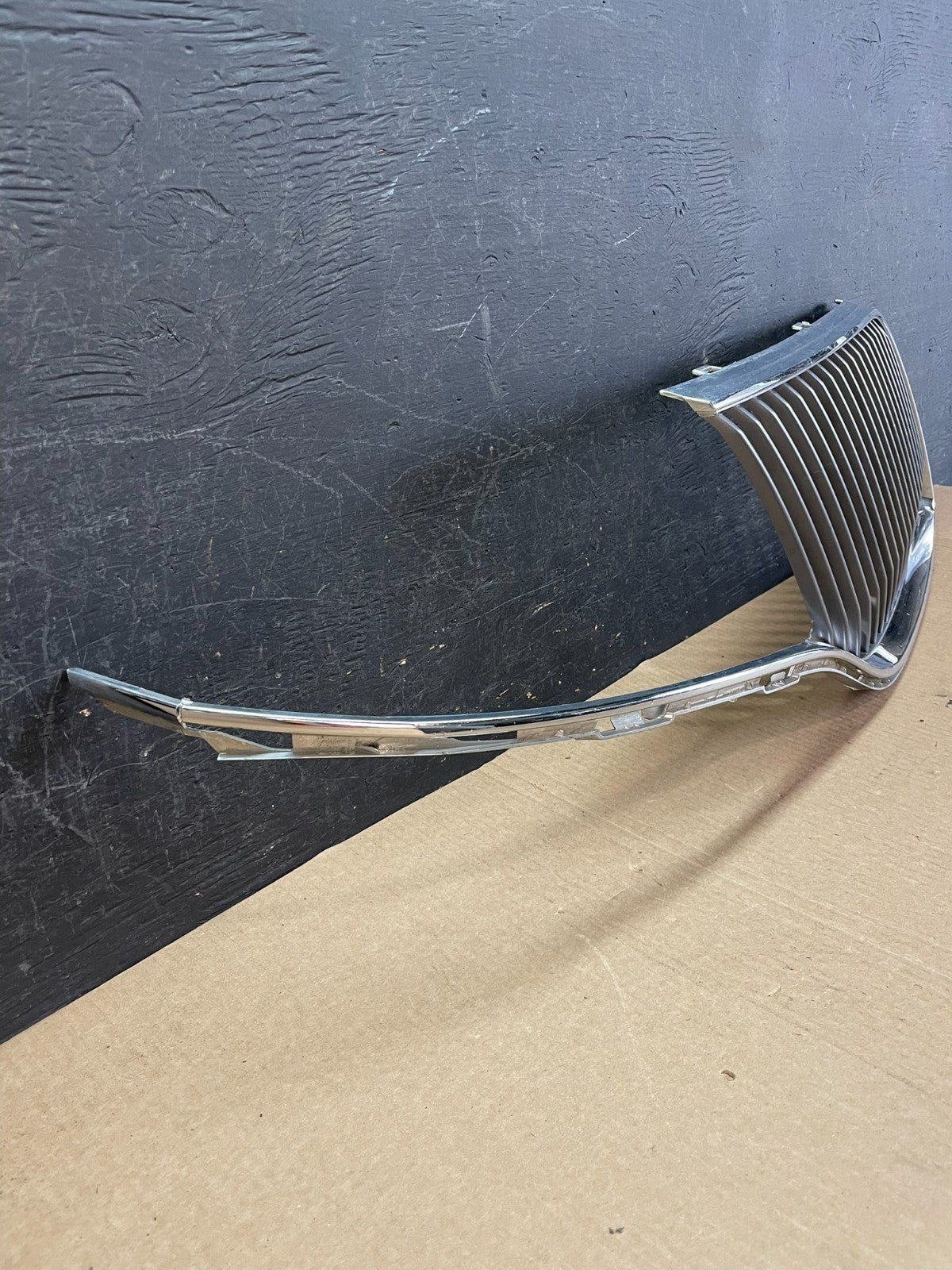 2013 to 2016 Lincoln MKT Right Passenger Side Grille Grill AF3694 DG2