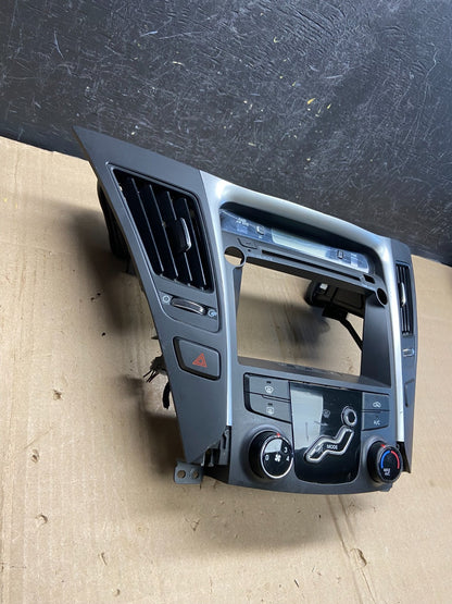 2011 - 2014 Hyundai Sonata Center Radio Climate Control Air Vent Bezel AD7105 DG3