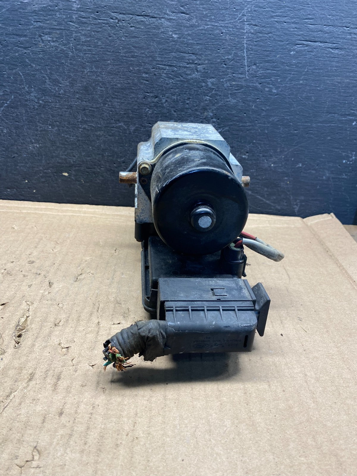 2006 2007 Ford E250 E350 Anti-Lock ABS Antilock Brake Pump AE8013 DW5