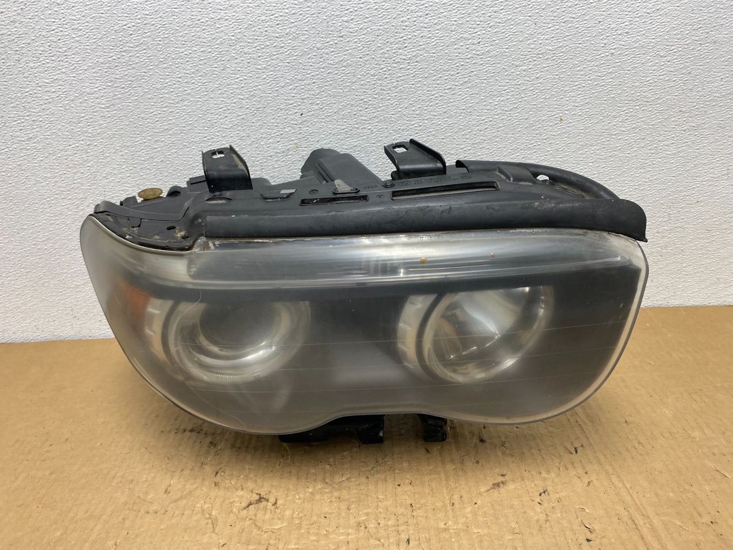 2002 to 2005 BMW 7 Series 745i Xenon Right Passenger Headlight AC7760 DW0