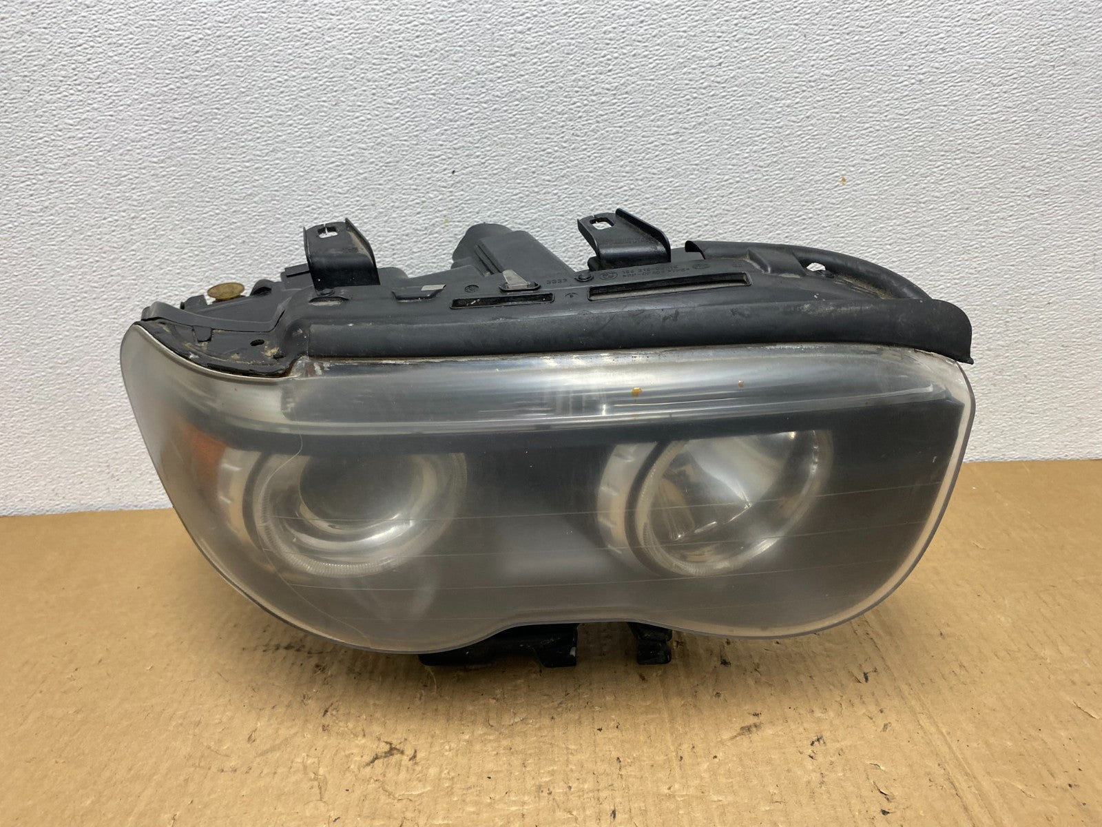 2002 to 2005 BMW 7 Series 745i Xenon Right Passenger Headlight AC7760 DW0