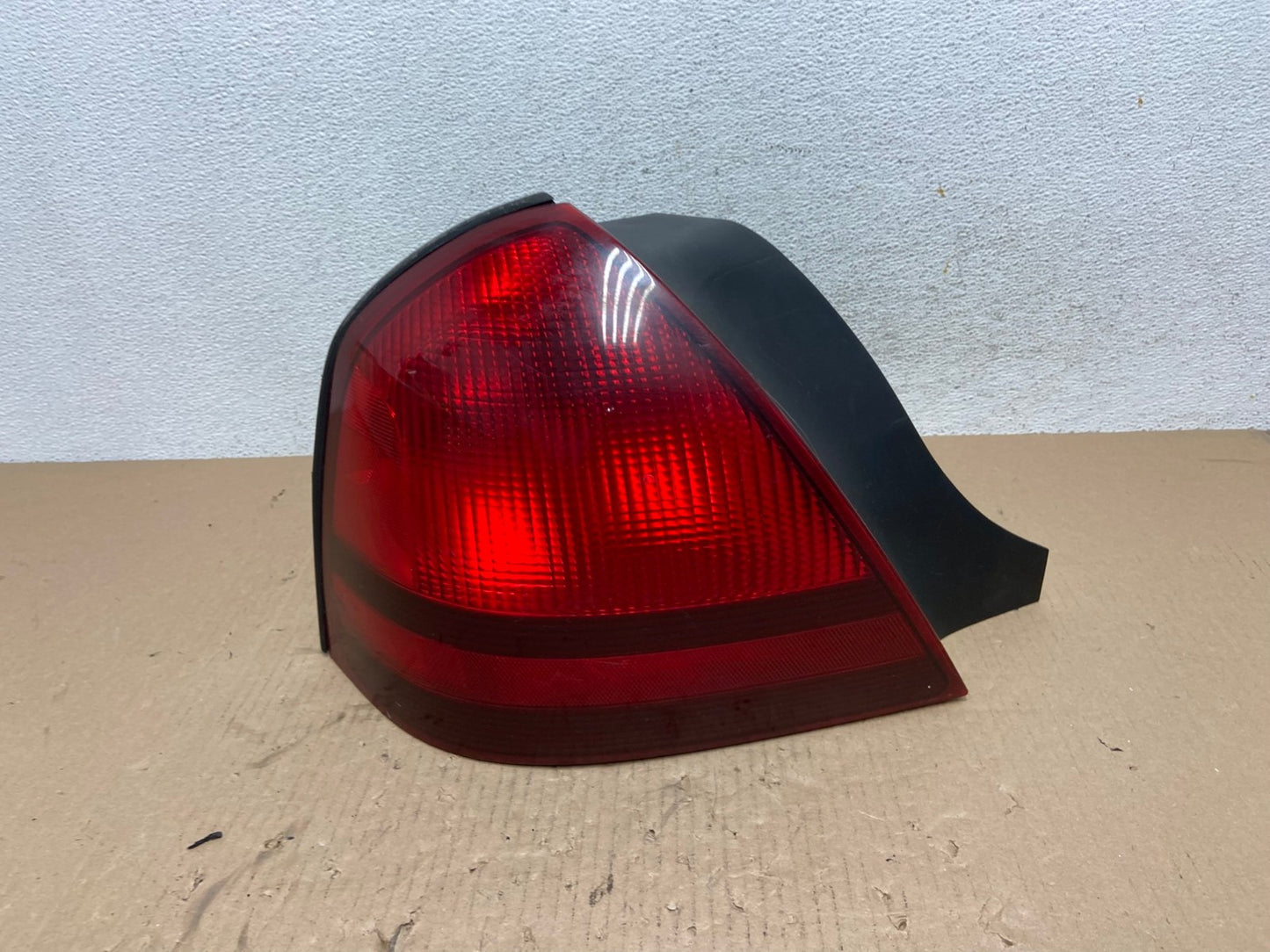 2003-2011 Mercury Grand Marquis Left Driver Lh Side Tail Light AE8768 LK0