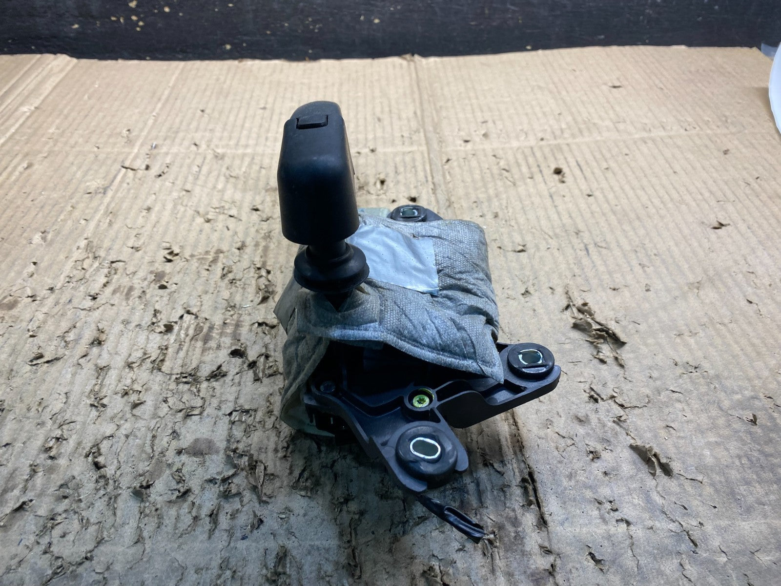 2011 to 2019 Ford Explorer Rear Windshield Wiper Motor OEM X3972 DG2