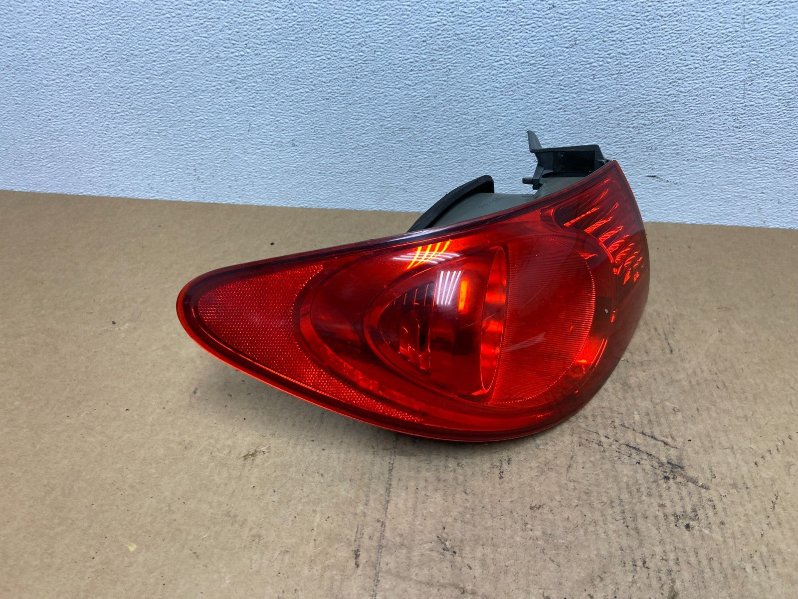2007 to 2010 Hyundai Elantra Sedan Left Driver Side Tail Light Oem AC3163 DW2