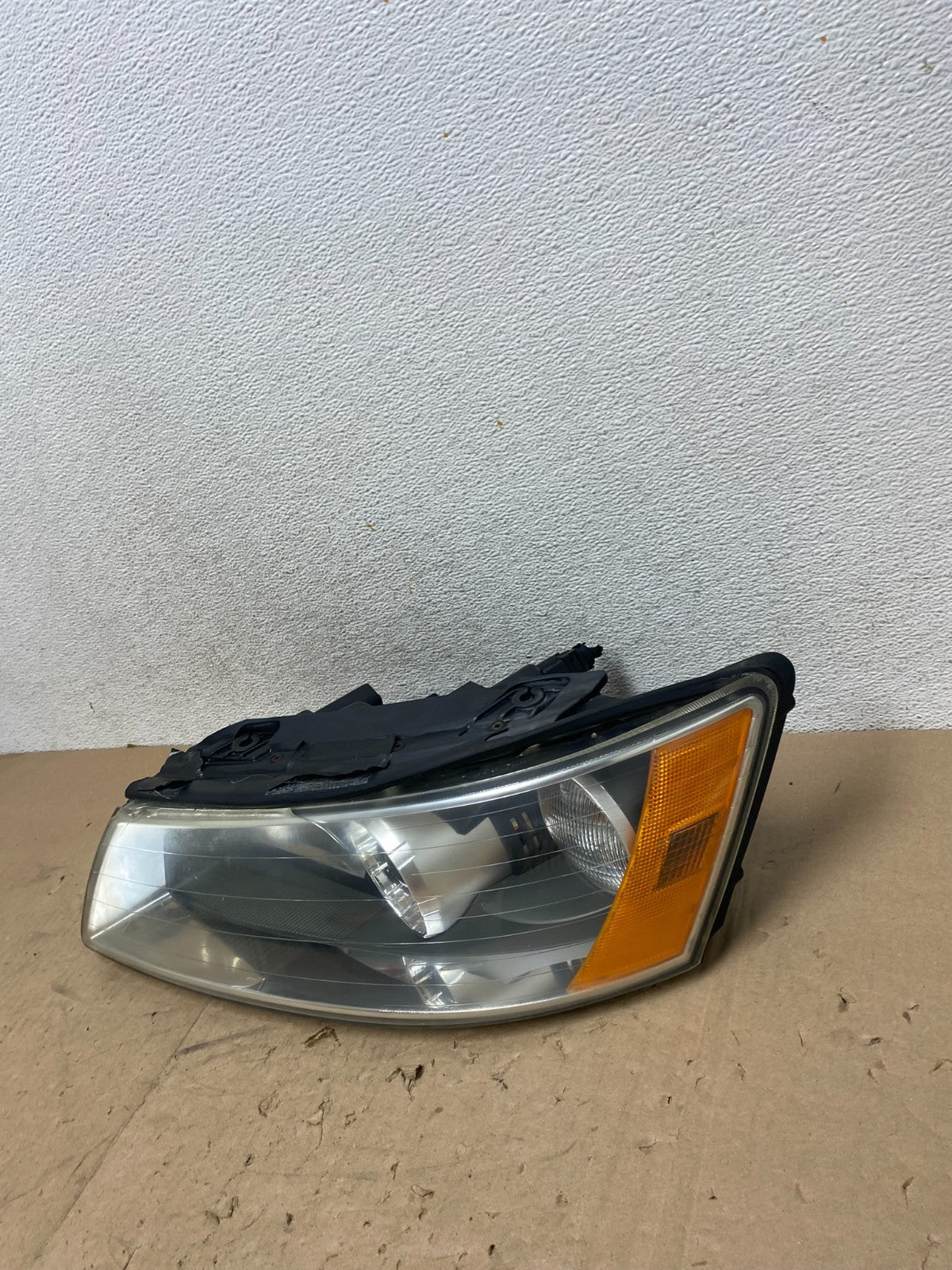 2006 to 2008 Hyundai Sonata Left Driver LH Side Headlight Halogen AG5437 DW1