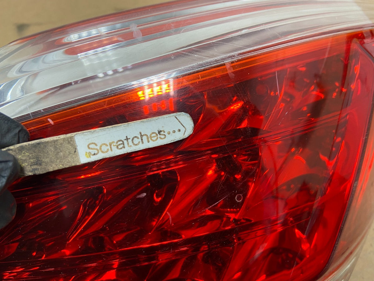 2011 - 2014 Nissan Murano Right Passenger Side RH Tail Light AH4458 DW3