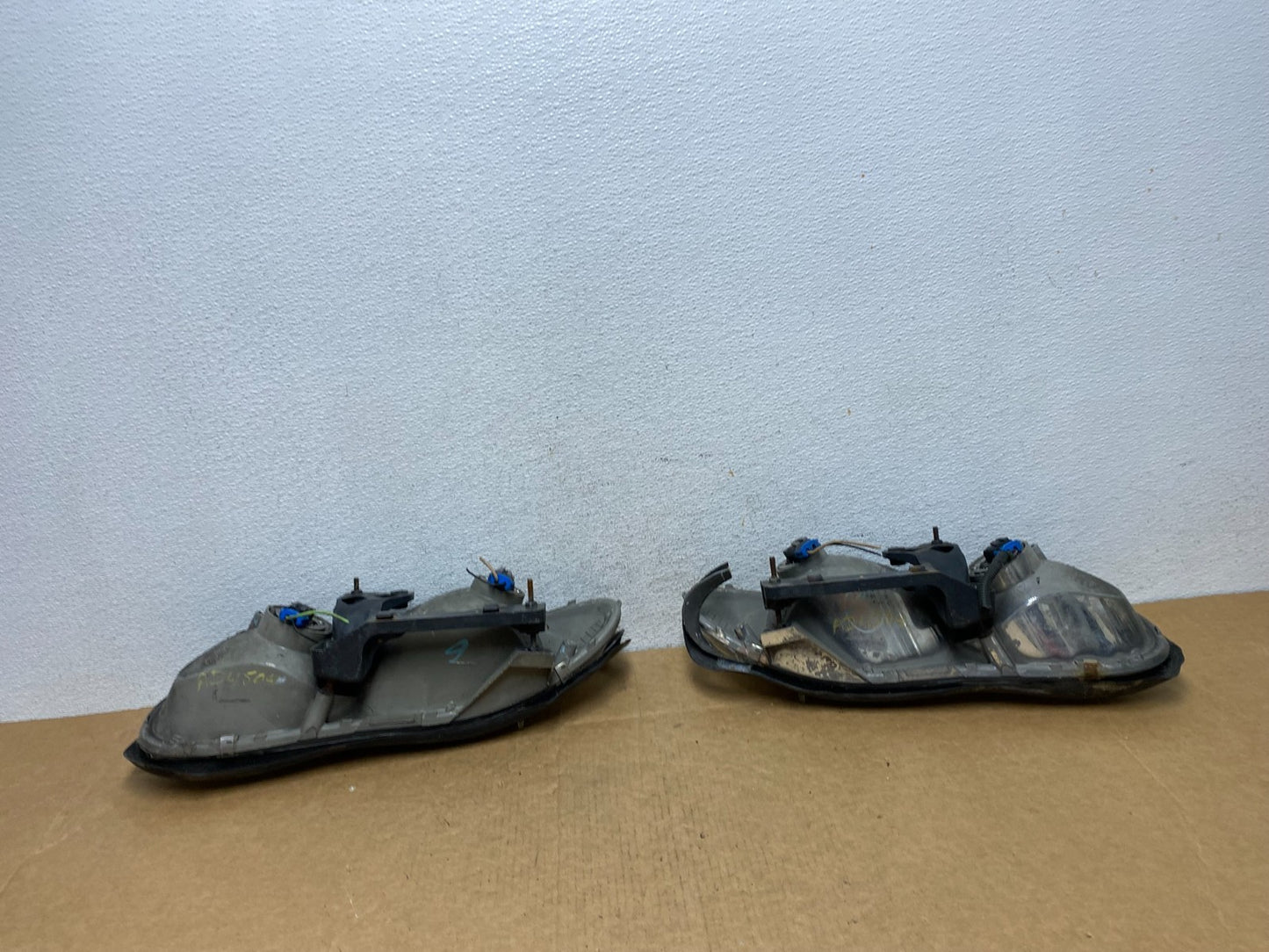 1998 to 2002 Chevrolet Camaro Pair Left and Right Headlights ad4504 DG8