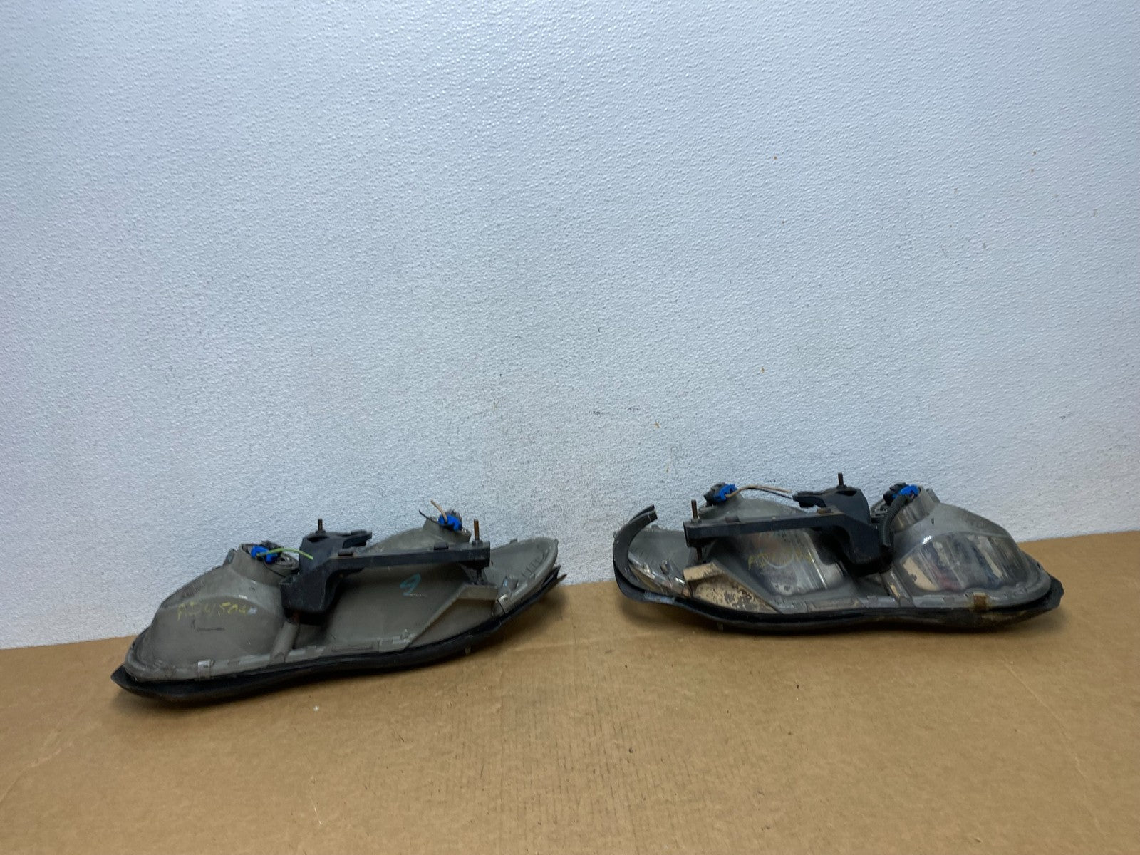 1998 to 2002 Chevrolet Camaro Pair Left and Right Headlights ad4504 DG8