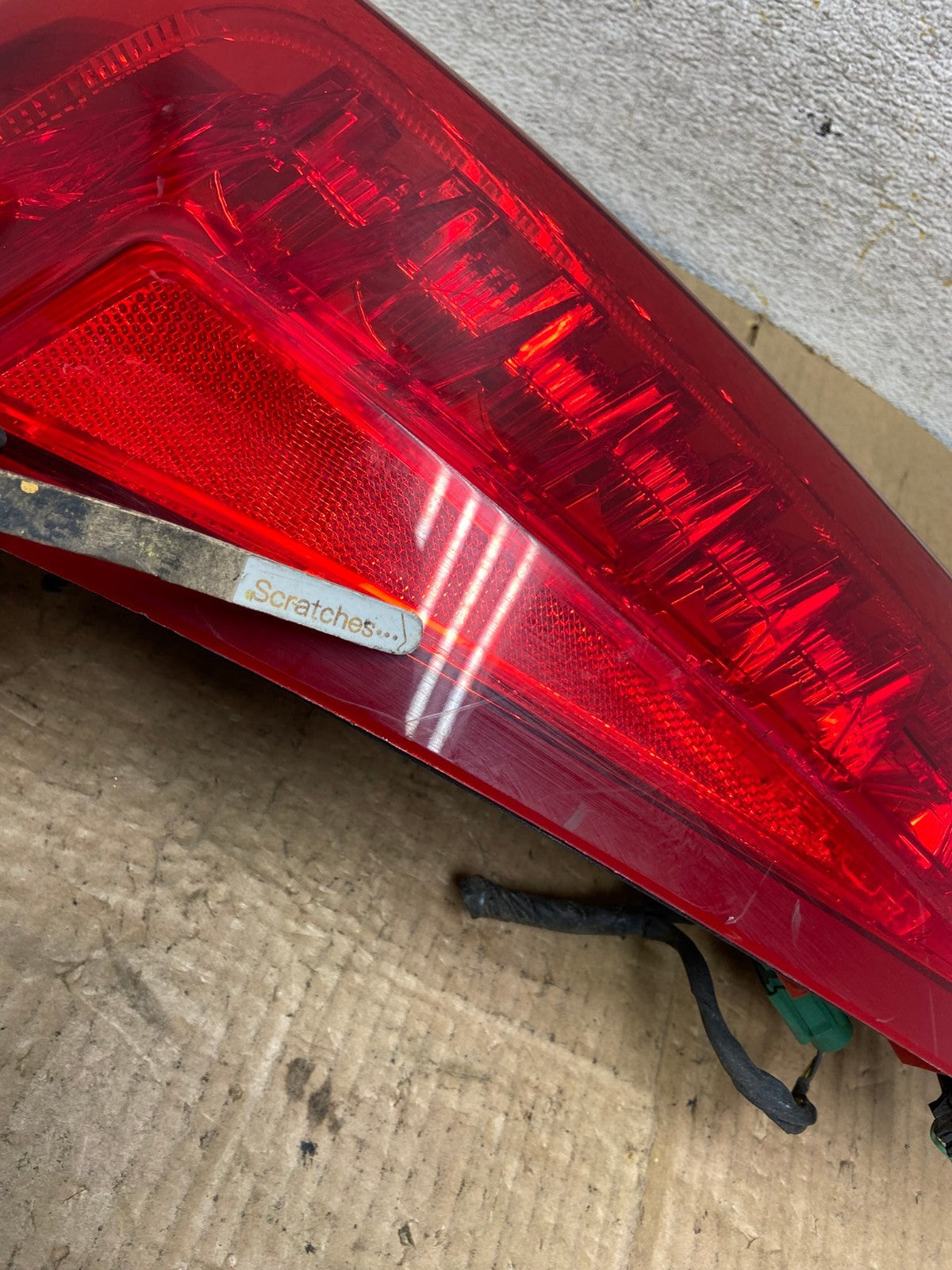 2010 to 2016 Cadillac Srx Left Driver Lh Side Tail Light AI8038 LK3