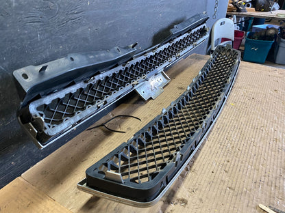 2007 to 2014 Chevrolet Avalanche Front Upper Lower Set Grill Grille Oem S5831 DG8