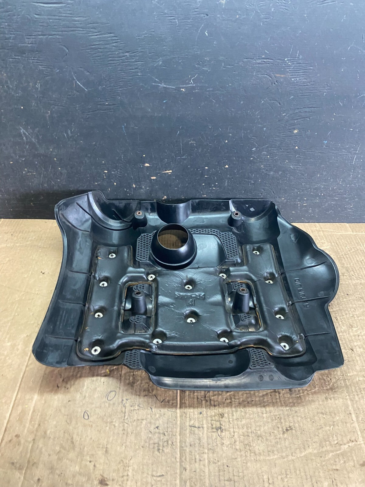 2006 to 2008 Kia Sedona V6 3.8L Engine Motor Cover O3311 PS4