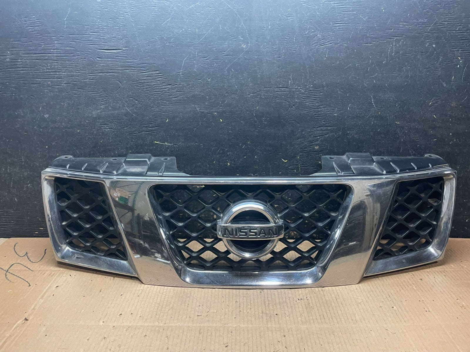 2005 2006 2007 Nissan Pathfinder Chrome Front Upper Grill Grille OEM Y1888 DG0
