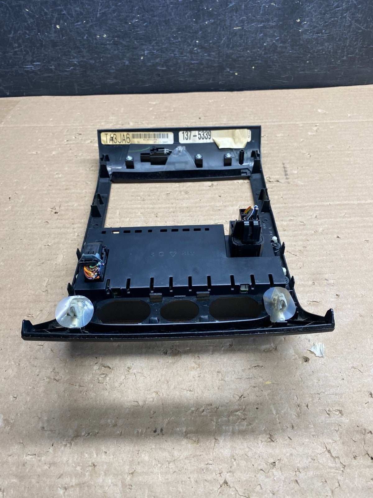 2004 to 2008 Ford F150 Radio Climate Dash Bezel Surround Black ag8361 DG5