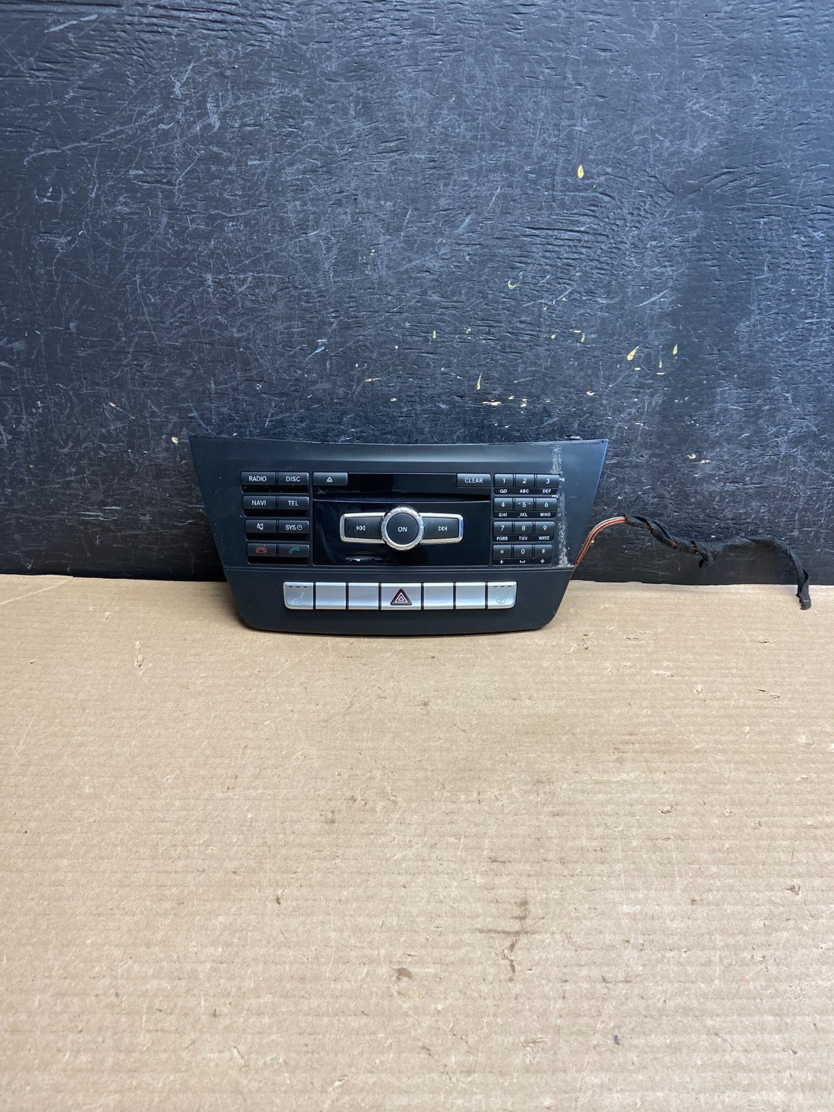 2012-2014 Mercedes W204 C250 C300 C350 Navi Command Radio DVD CD Audio AH3513 DG0