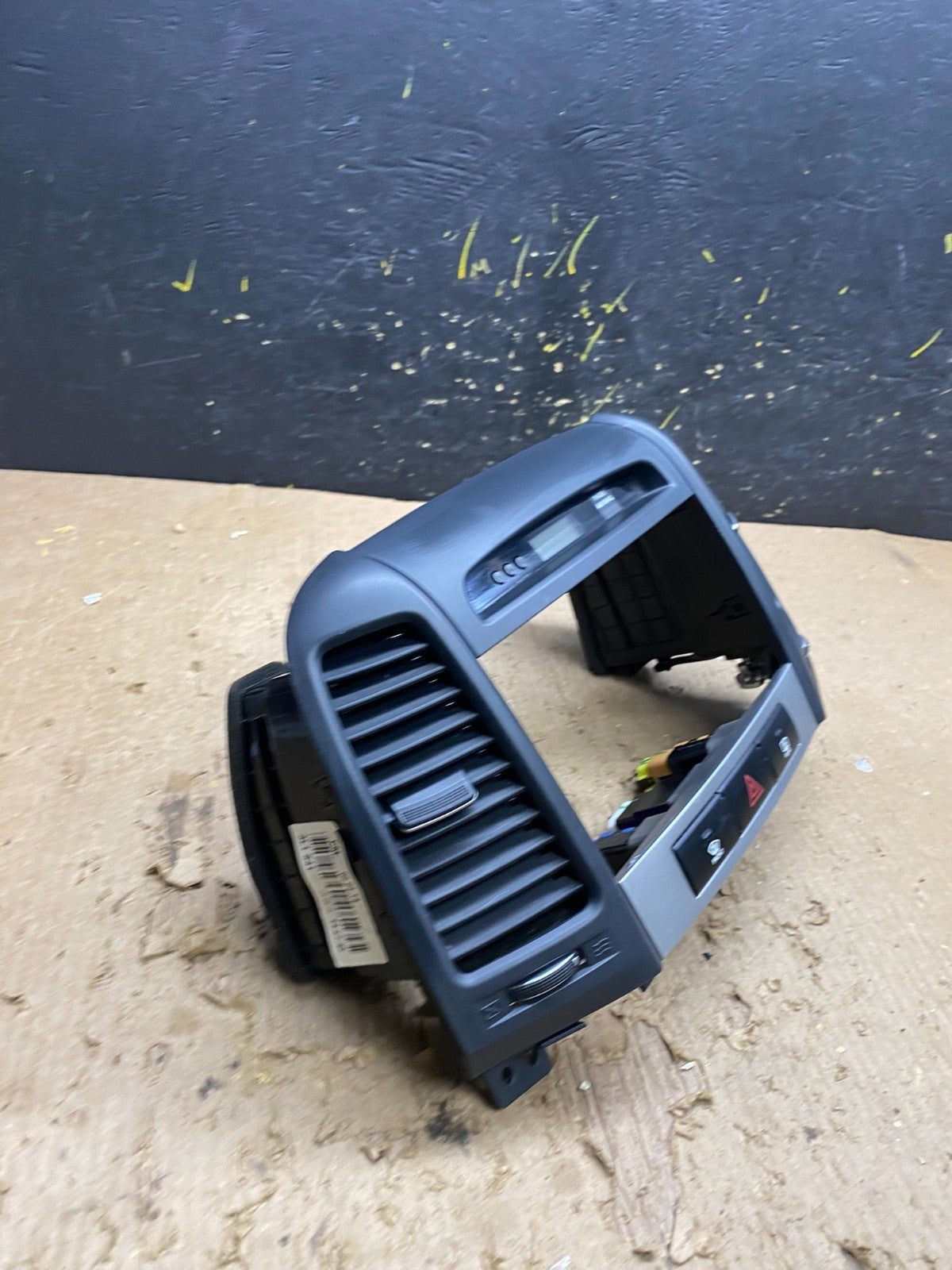 2007 to 2012 Hyundai Santa Fe Center Air Vent A/C Clock Bezel Trim OEM AA0018 DG1