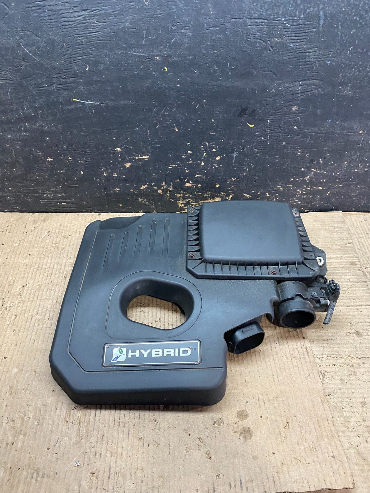 2013 to 2020 Ford Fusion Engine Motor Cover Shield  Black w6035 DG0