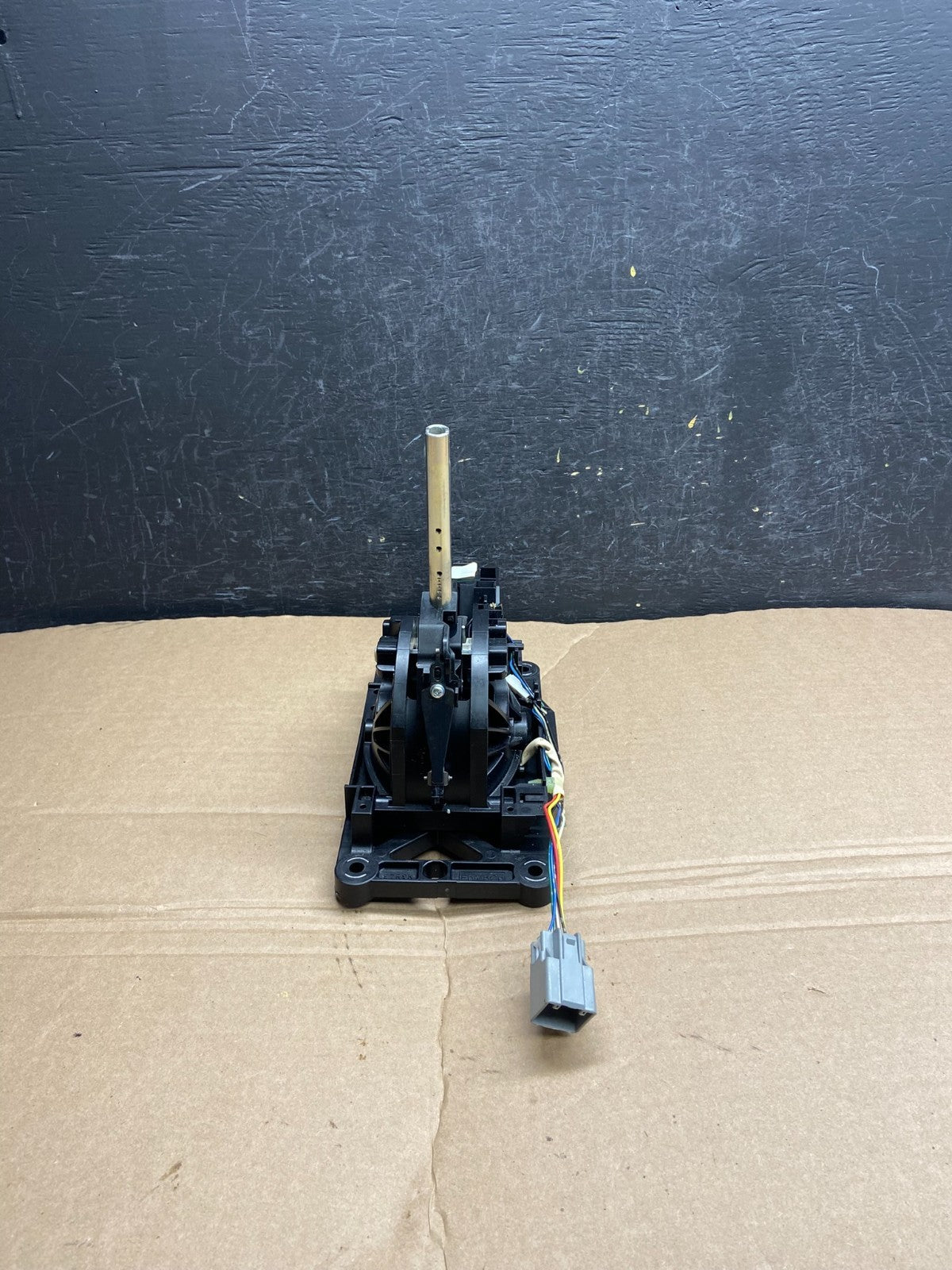 2011 to 2014 Ford Explorer Auto Transmission Floor Gear Shifter AF18070