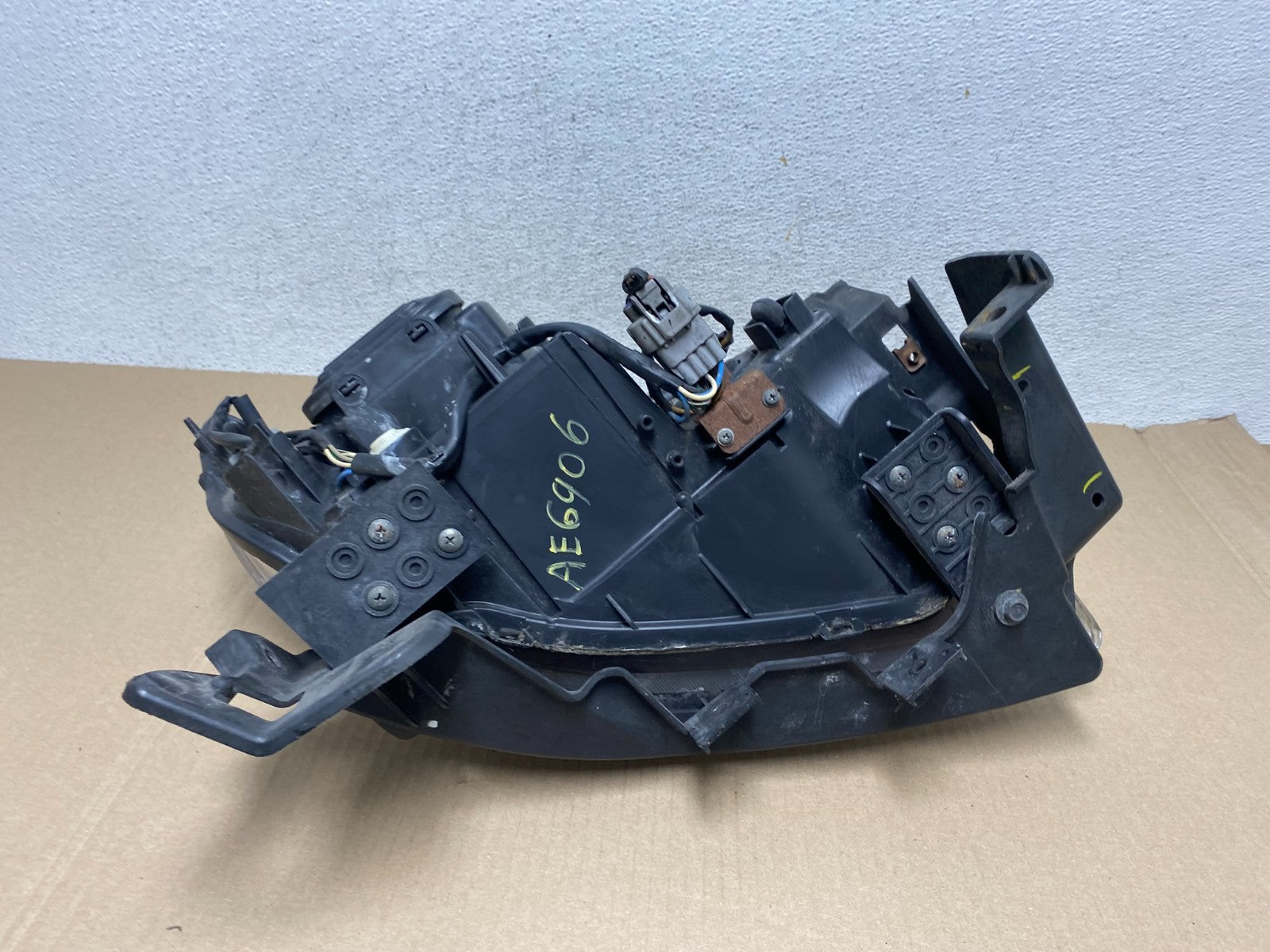 2008 - 2014 Subaru Tribeca Left Driver LH Side Halogen Headlight AE6906 DW8