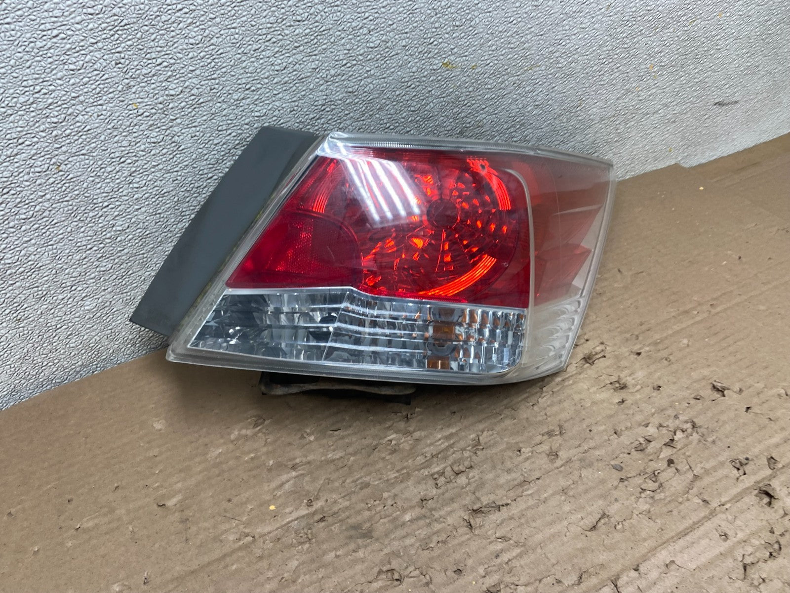 2008 to 2012 Honda Accord Sedan Tail light Right Passenger RH Side AB1610 DW2